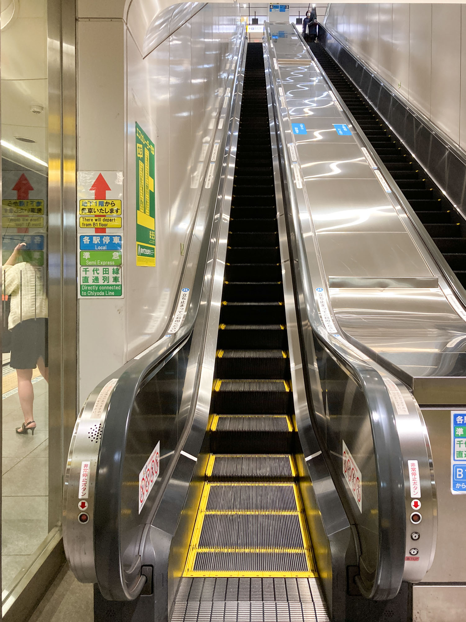 下北沢駅のエスカレーター Tokyo Escalator